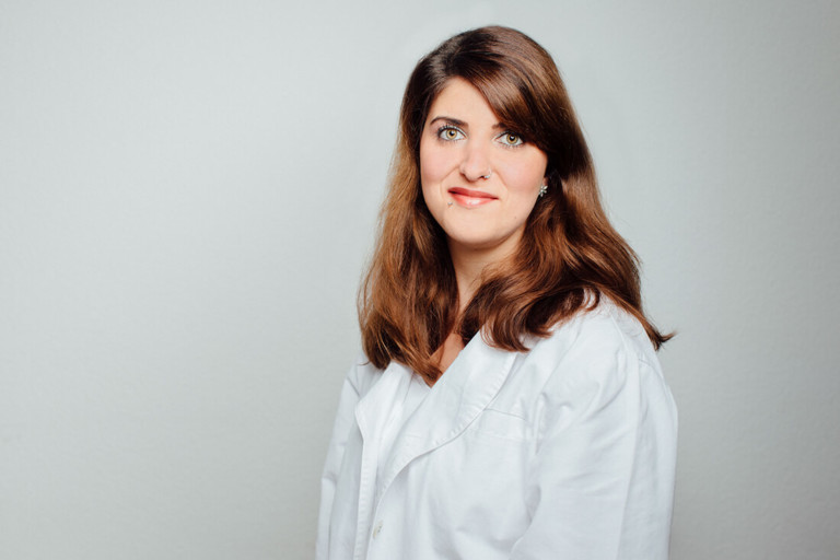 Internist München – Daadoush – Hausarzt und Naturheilverfahren – Team – Portrait Jessy Internist München - Daadoush - Hausarzt und Naturheilverfahren - Team - Portrait Jessy